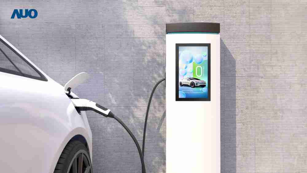 友達〝EVSE車用充電樁解決方案〞專為電動汽車充電樁設計，，，具有高亮度、、克服戶外艱難環境的耐溫、、耐紫外線等特性，，並搭載散熱性及擴充性強的高效能工業電腦，，，可實現人機互動訴求，，，，如資訊顯示、、支付等應用