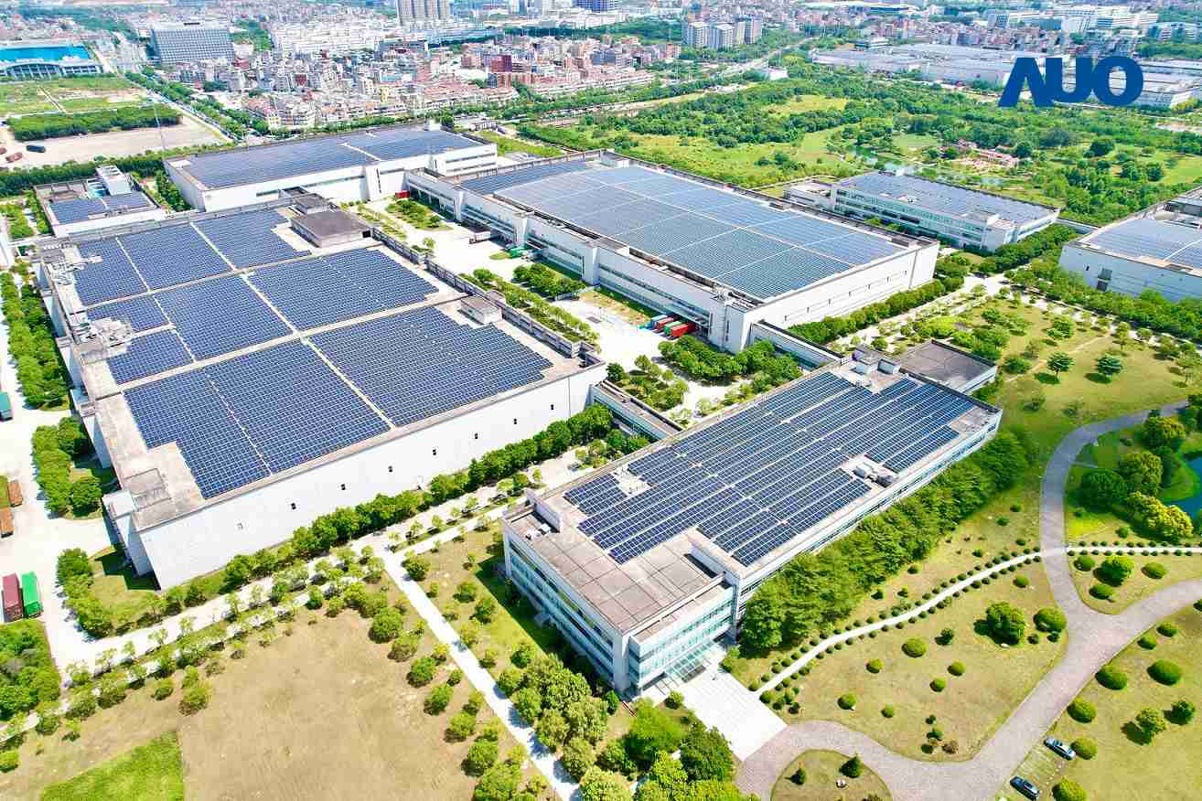 EBpay厦门推动智能制造同时，，，，透过绿电创能纵深推进绿色转型，，，厂区全屋顶铺设太阳能光伏板，，，每年太阳能发电 2,600多万度